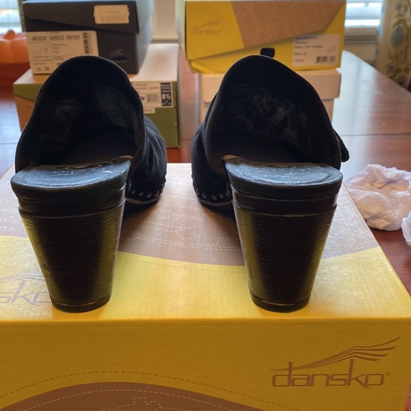 Dansko suede mules. Size 39 - Picture 5 of 11